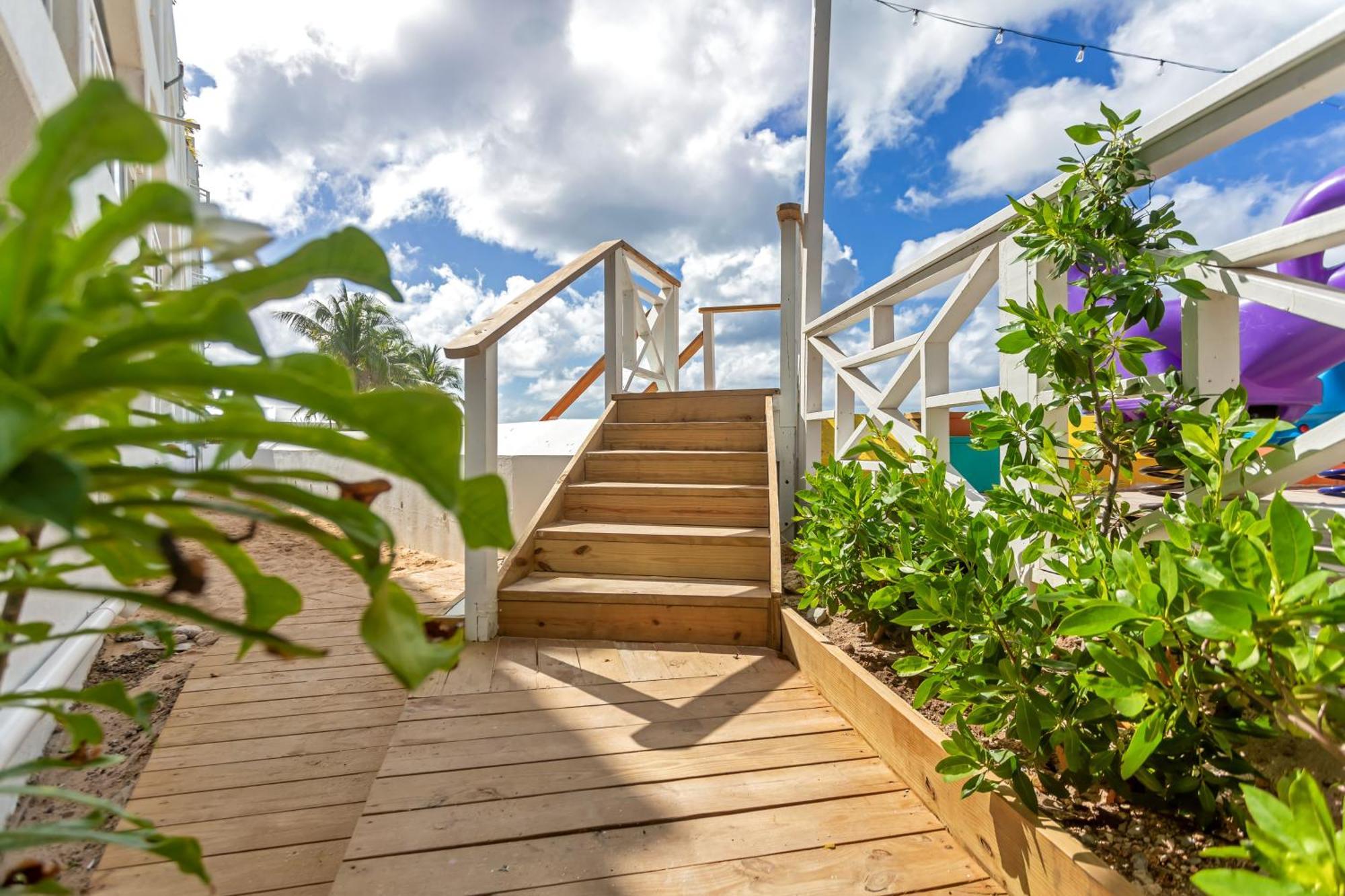 Maho Beach House - Luxe 1 Bedroom - Ocean Hideaway Exteriör bild